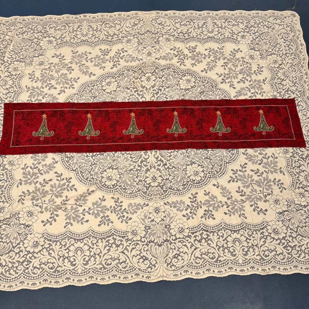 Whimsical Christmas‎ Tree Woven Tapestry Table Runner Red Green Christmas